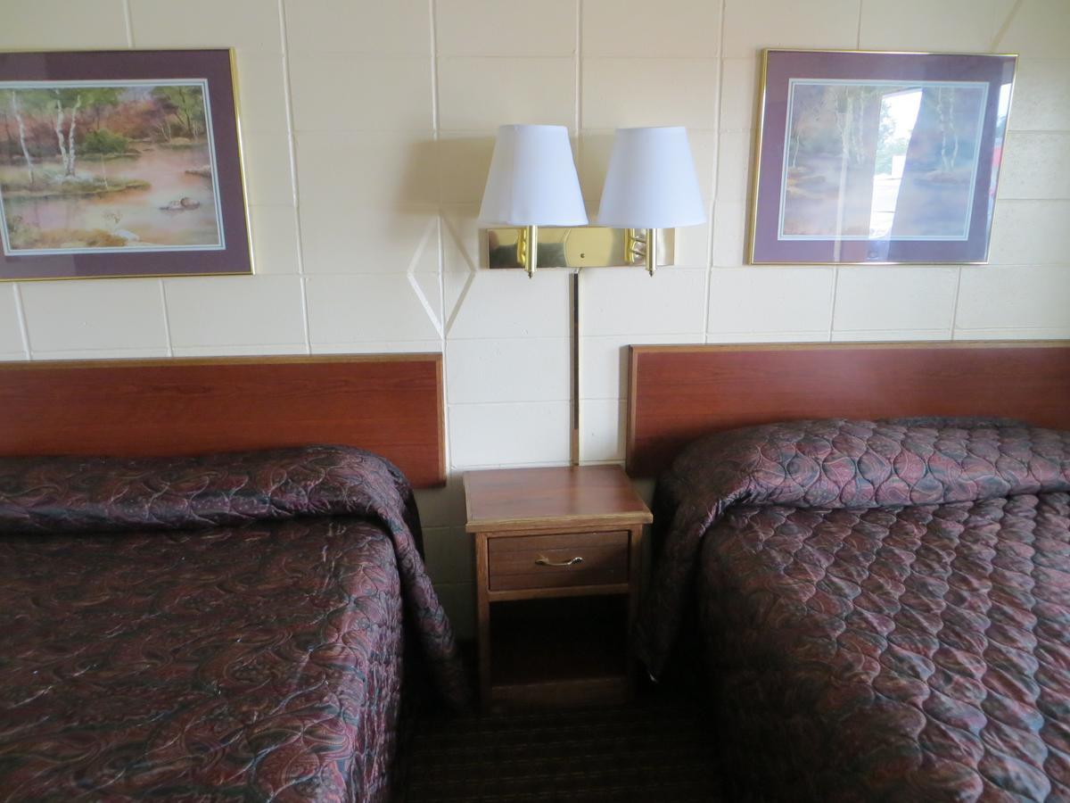 Deluxe Inn/Extended Stay - Council Bluffs Carter Lake Exterior photo